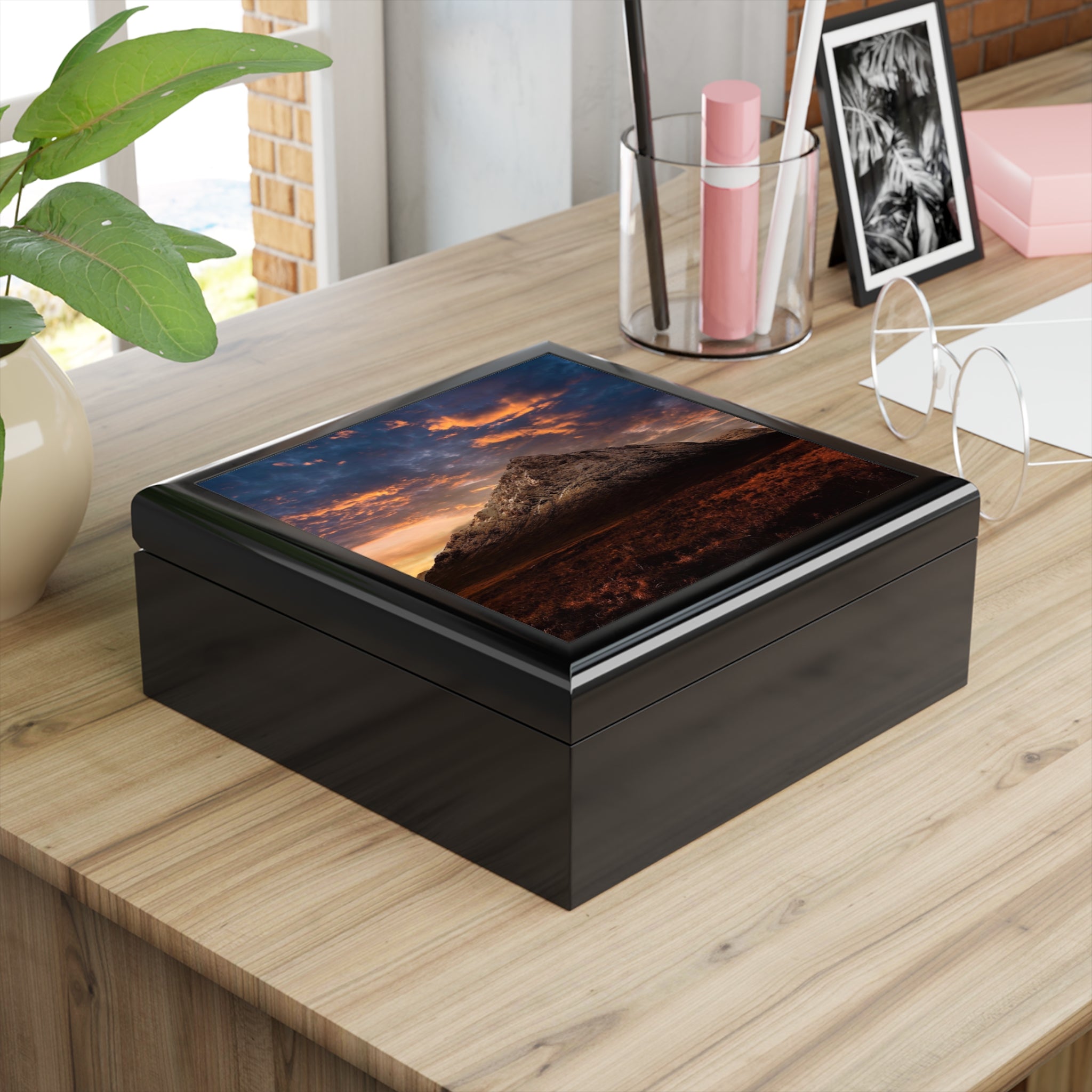 Buachaille Etive Mor Dusk jewelry box with sunset lid design