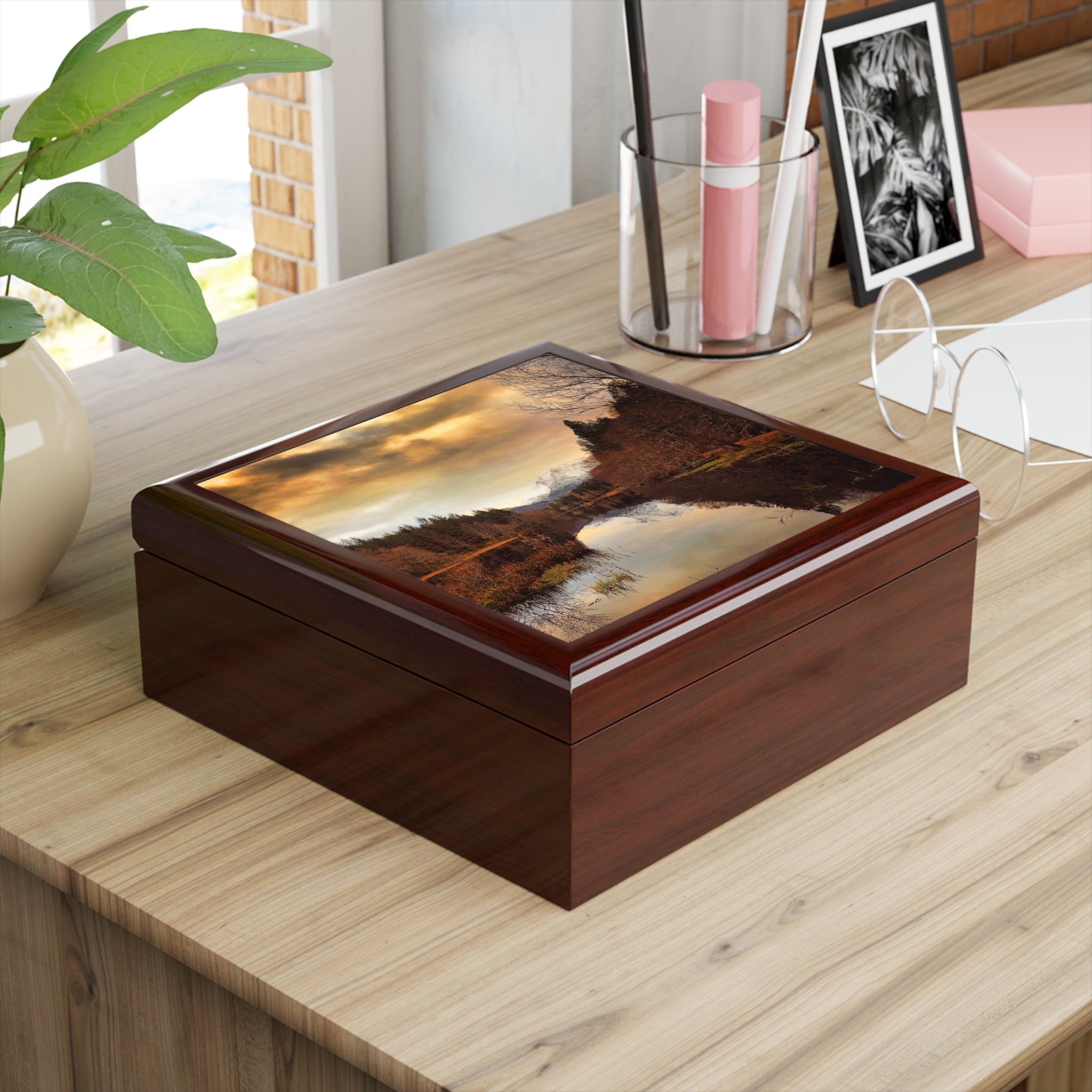 Glencoe Lochan Dusk jewellery box with glossy wooden finish and scenic lid print