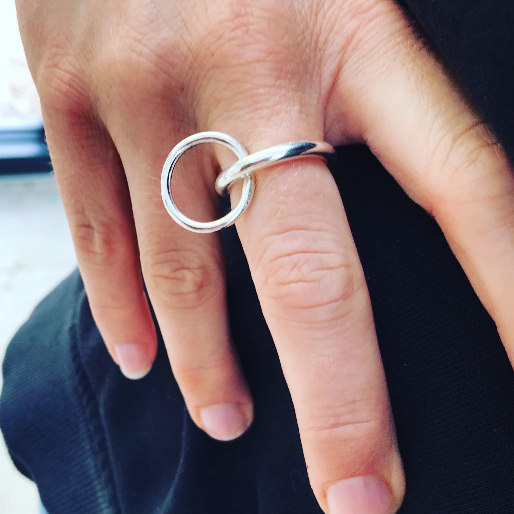 Sleek minimalist Silver Lara Ring with interlocking bands by Genna Miller Jewellery