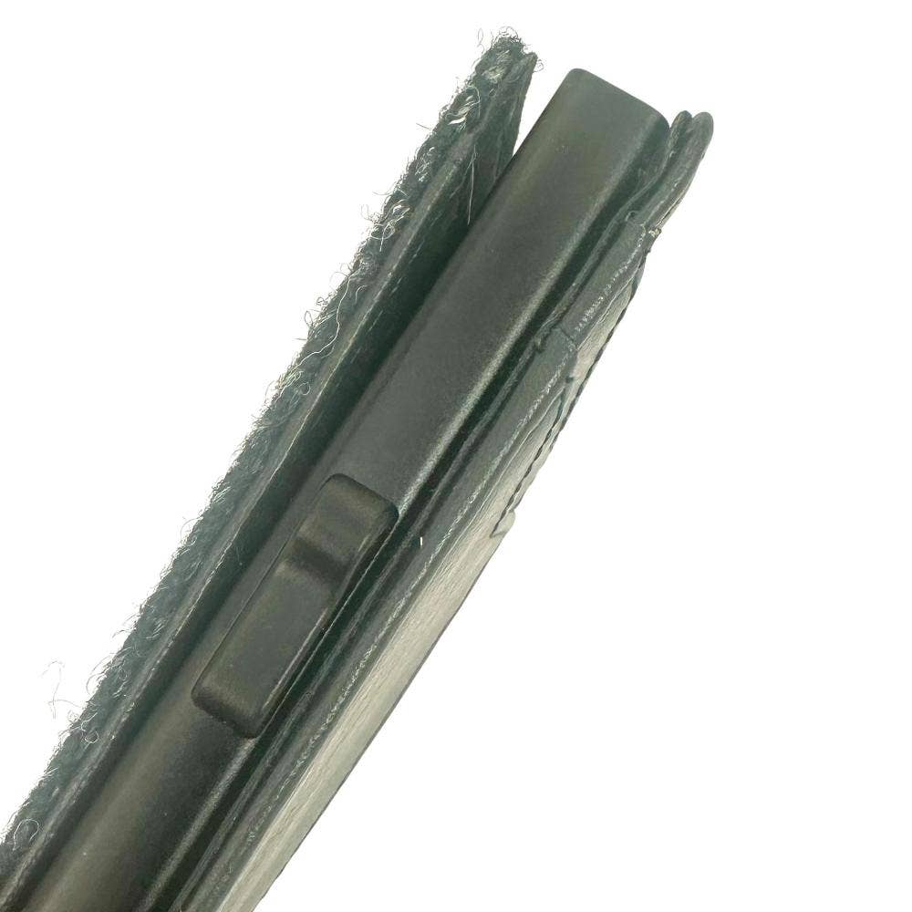 Portefeuille Harris Tweed RFID à ouverture automatique pour cartes, coloris chevrons anthracite.