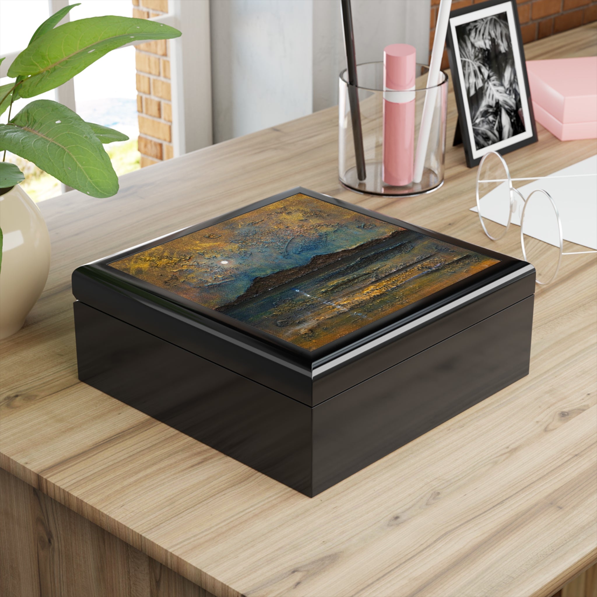 Arran Moonlight black wooden jewelry box with silver edge and abstract top design