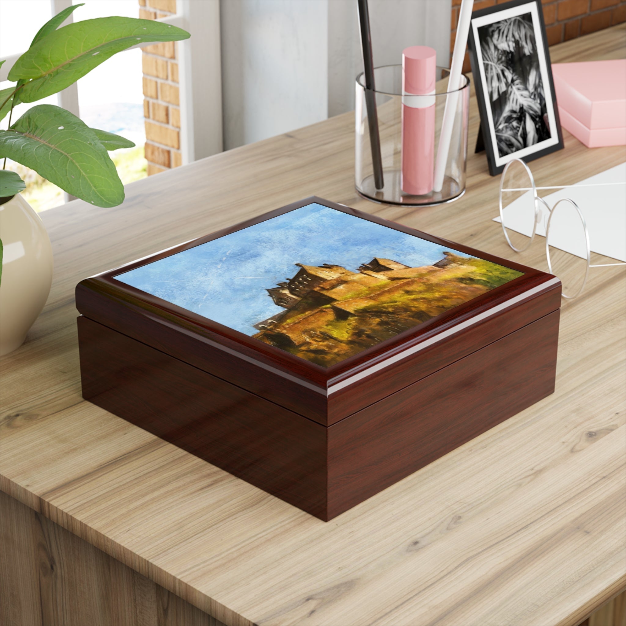 Edinburgh Castle jewelry box with glossy dark brown wood and castle lid print