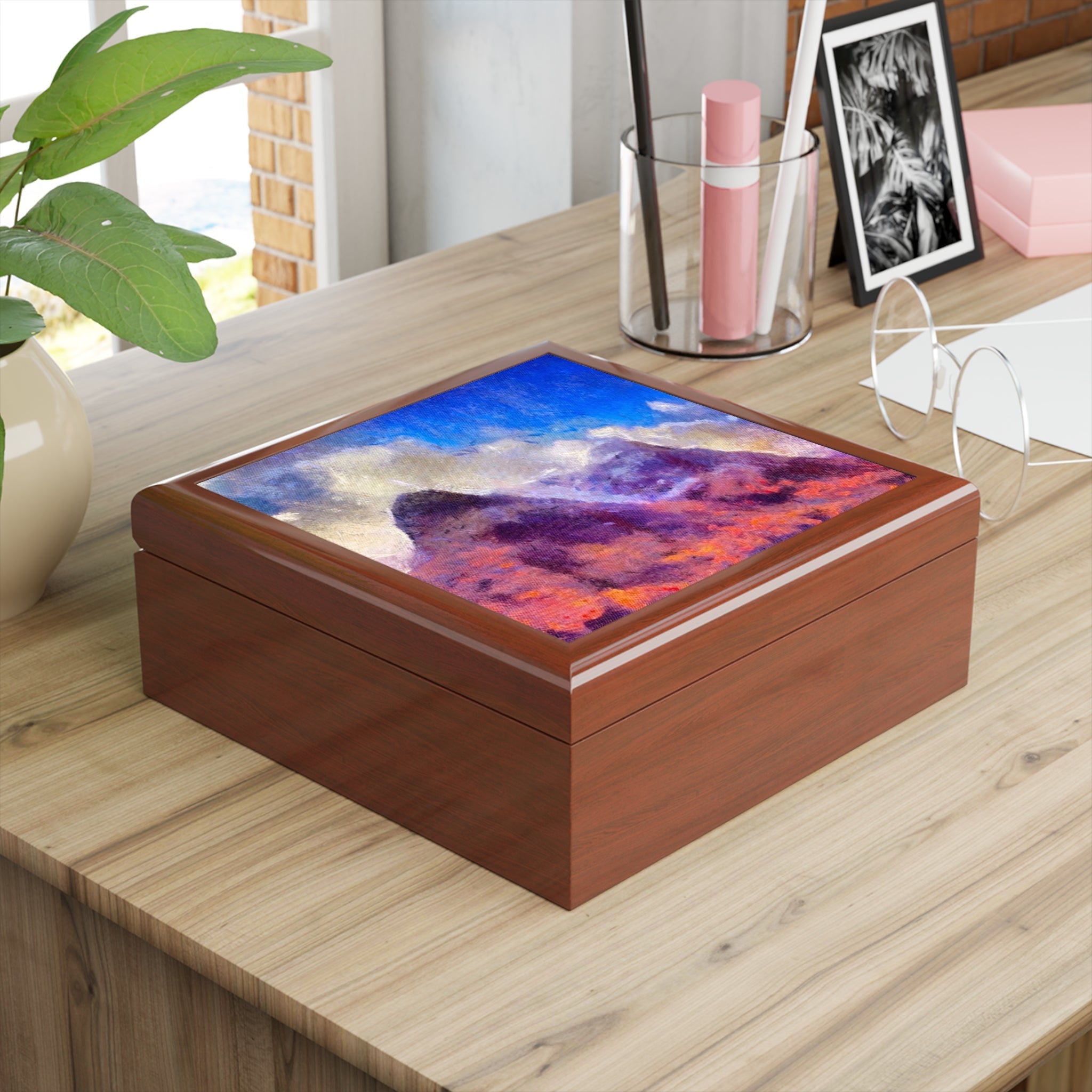 Brown wooden Glencoe jewelry box with colorful Scottish mountain lid