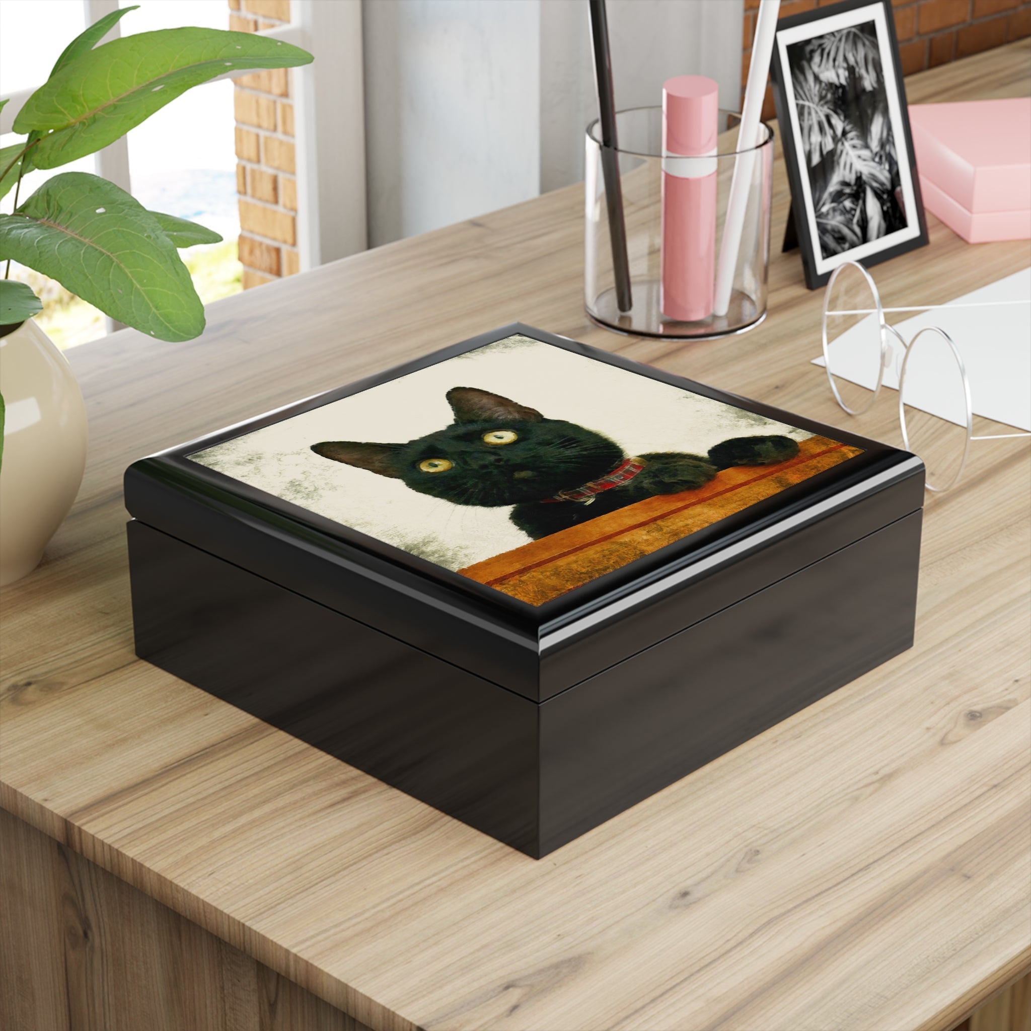 Juno black cat portrait jewellery box with glossy finish