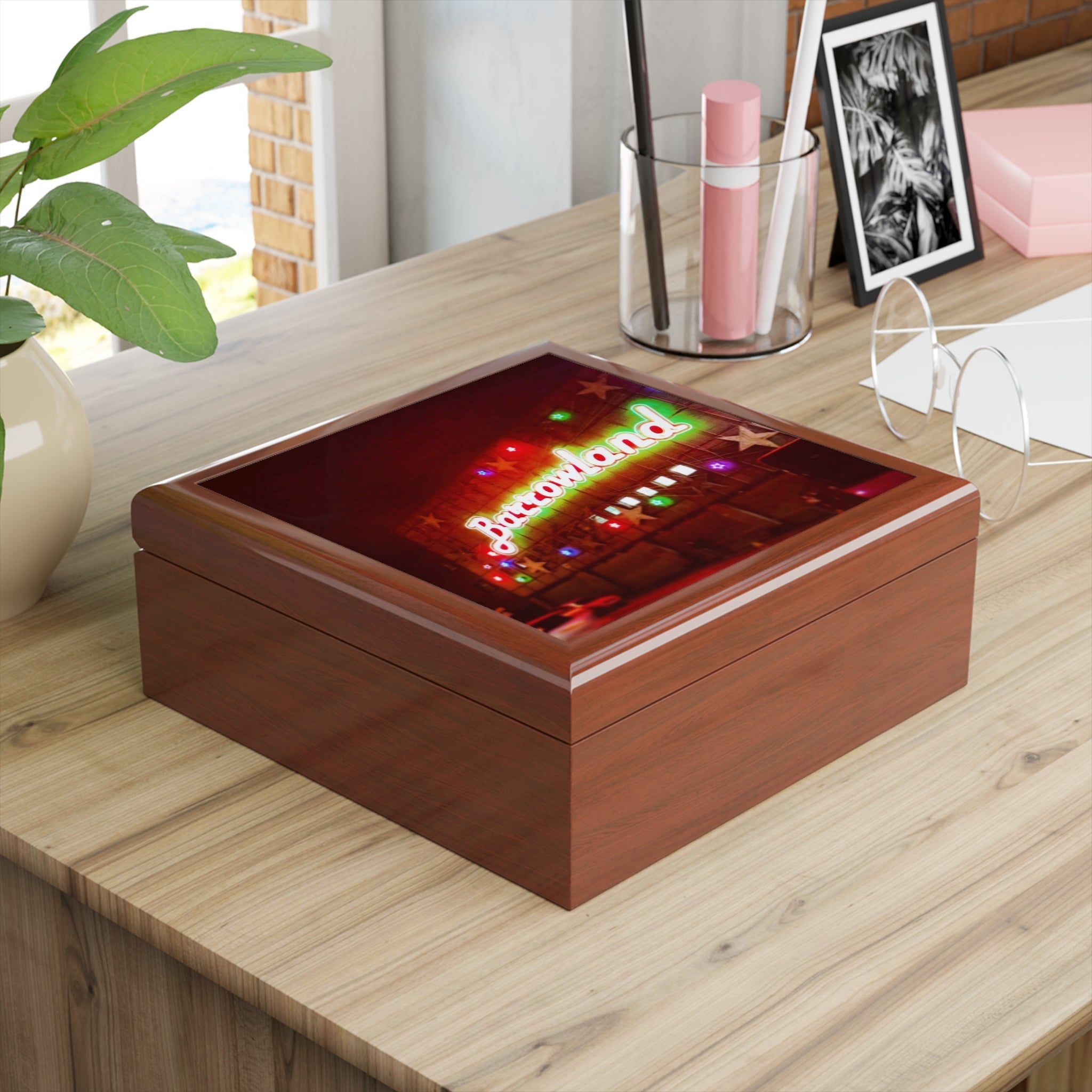 Glossy Buena Park neon lights jewellery box with starry lid