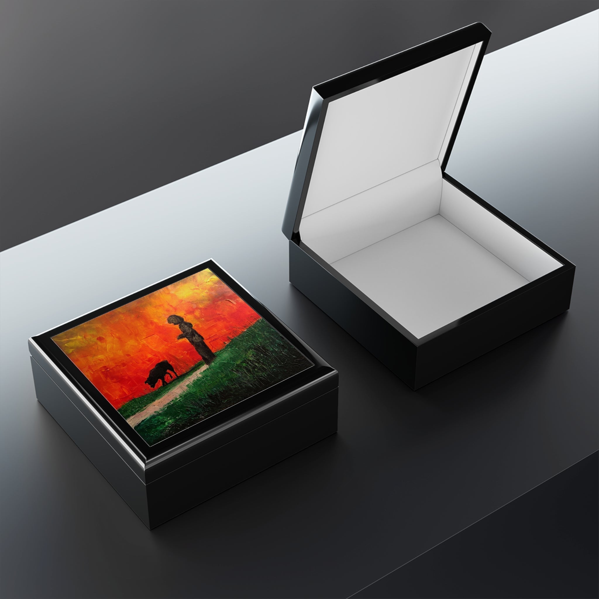 Skylee black glossy square pet portrait jewellery box with orange green lid scene Scotland