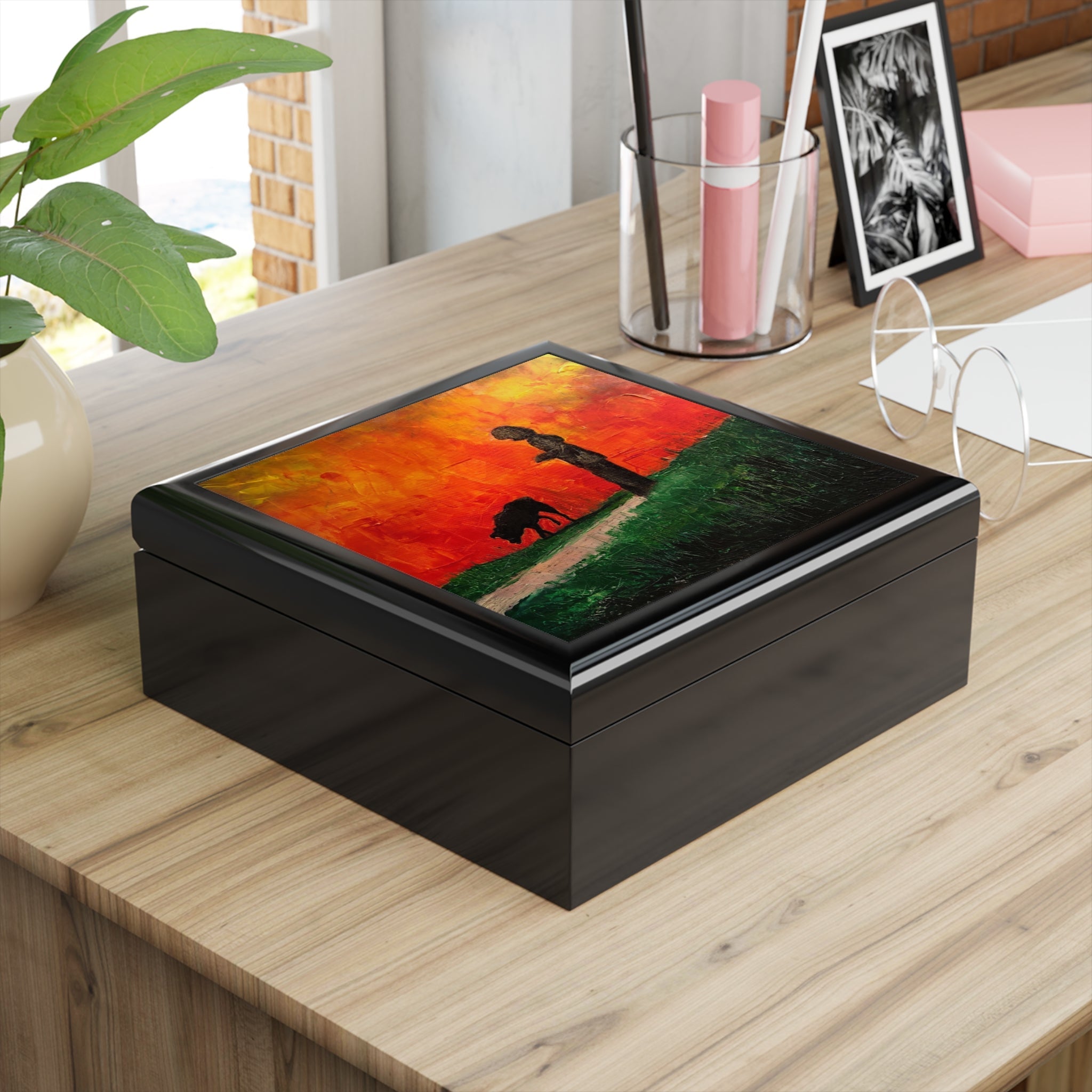 Skylee black rectangular jewellery box with sunset silhouettes lid