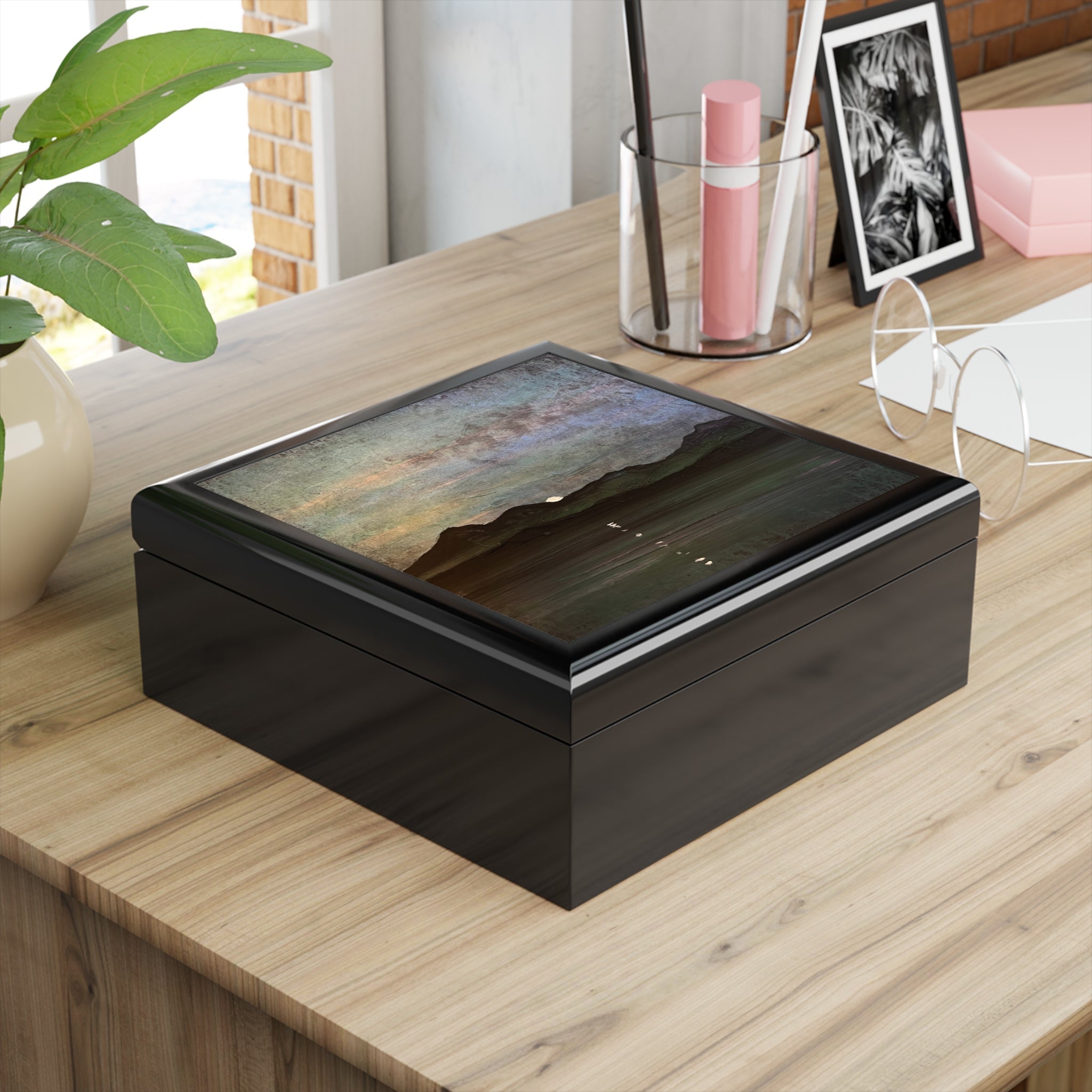 Sleeping Warrior Moonlight Arran jewelry box with glossy black wood and landscape lid